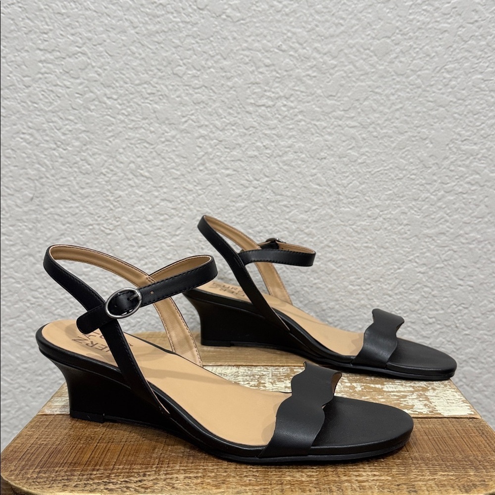 Naturalizer Lacey Black Leather Sandals Size 8 - Picture 2 of 7